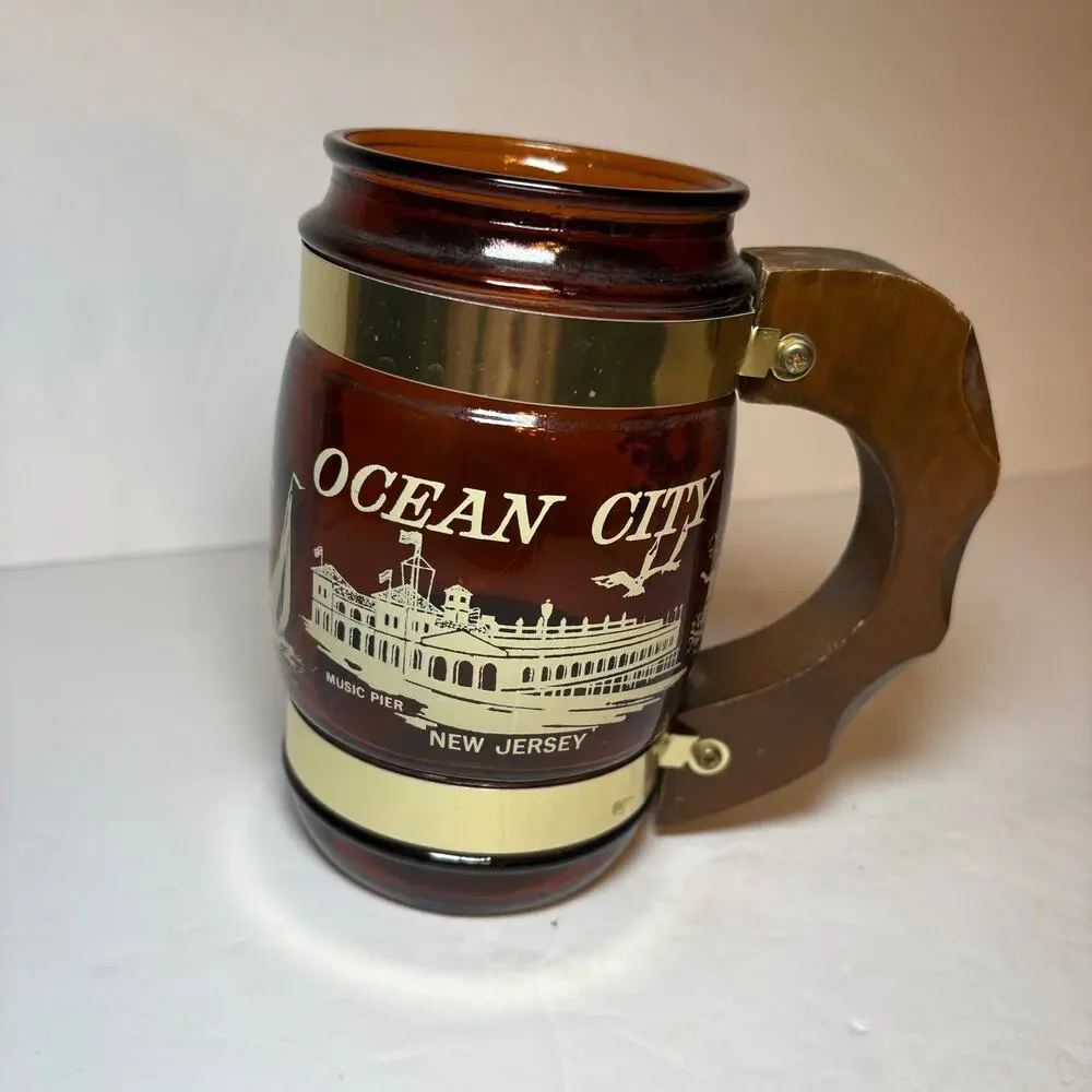Vintage Ocean City New Jersey Souvenir Brown Glass Barrel Mug Wood Handle